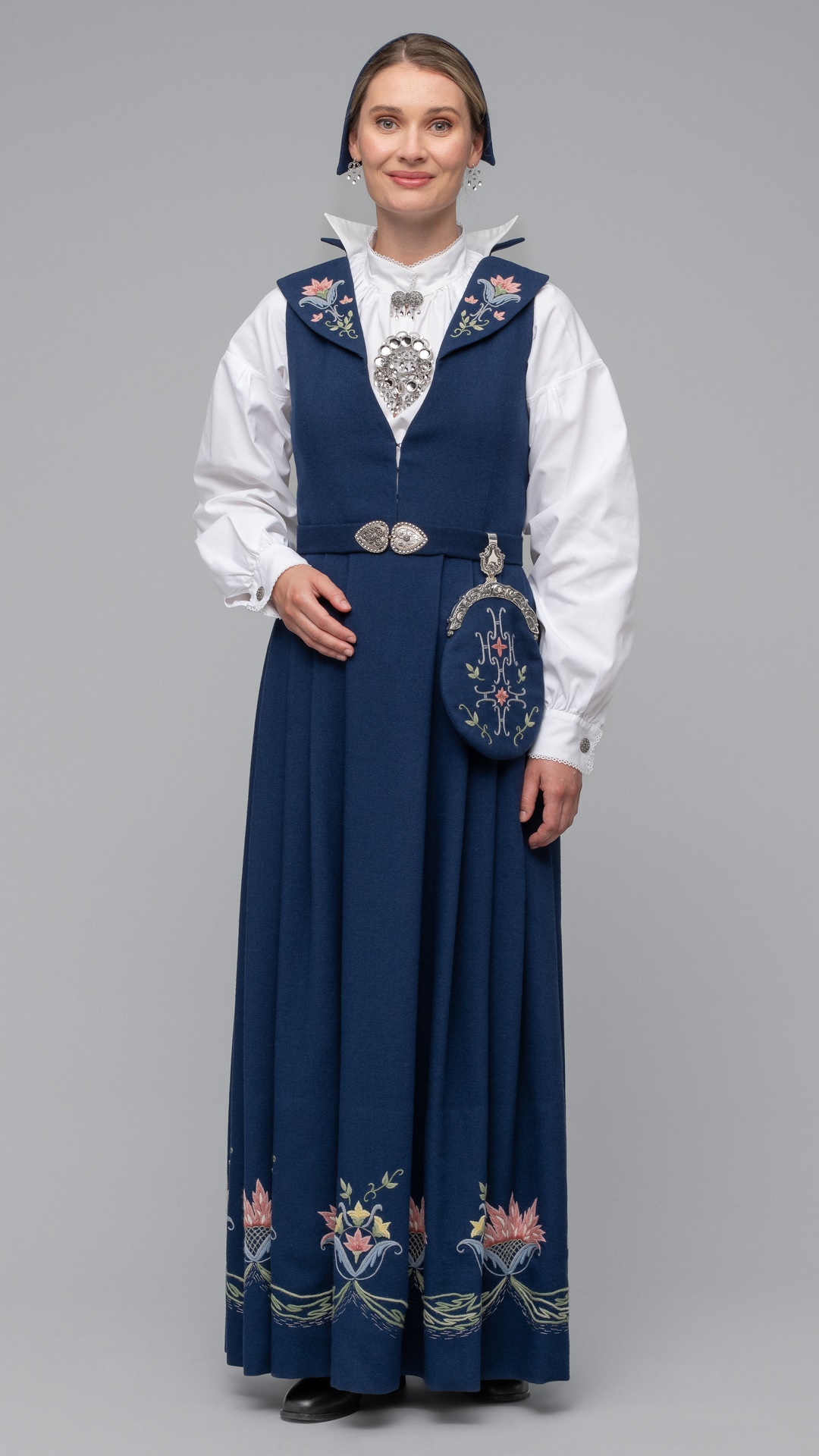 Bilde av Hønefossbunaden