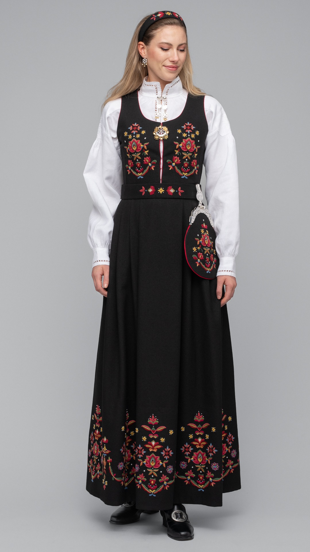 Bilde av Kvinnebunad fra Ørsta