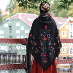 Bilde av Materialpakke sjal som kan brukes til Trønderbunad 