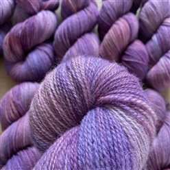 Bilde av BARE LILLA – Håndfarget Finull 100g