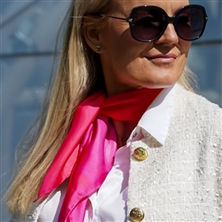 Bilde av Silkesjal Pink 65x65 cm