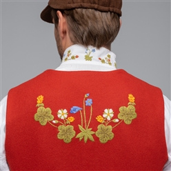 Bilde av MATERIALPAKKE VEST FERDIG BRODERT, TIL SENJA FESTDRAKT FOR HERRE