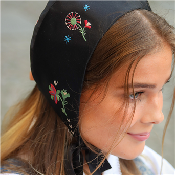 Bilde av Materialpakke lue Selbu og Singsås til Trønderbunad