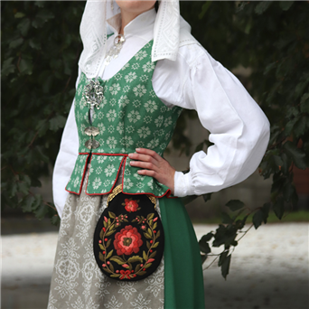 Bilde av Materialpakke veske Gauldal  og Soknedal til Trønderbunad 