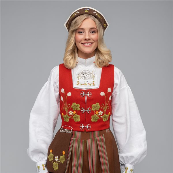 MATERIALPAKKE VEST PÅTEGNET, TIL SENJA FESTDRAKT FOR KVINNER